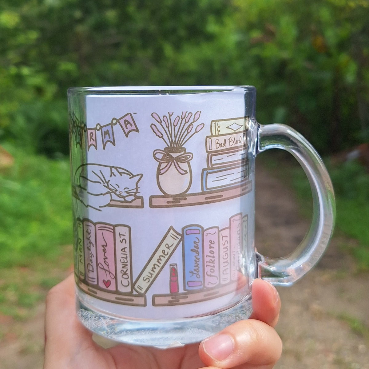 Taylor Bookshelf Glass Mug