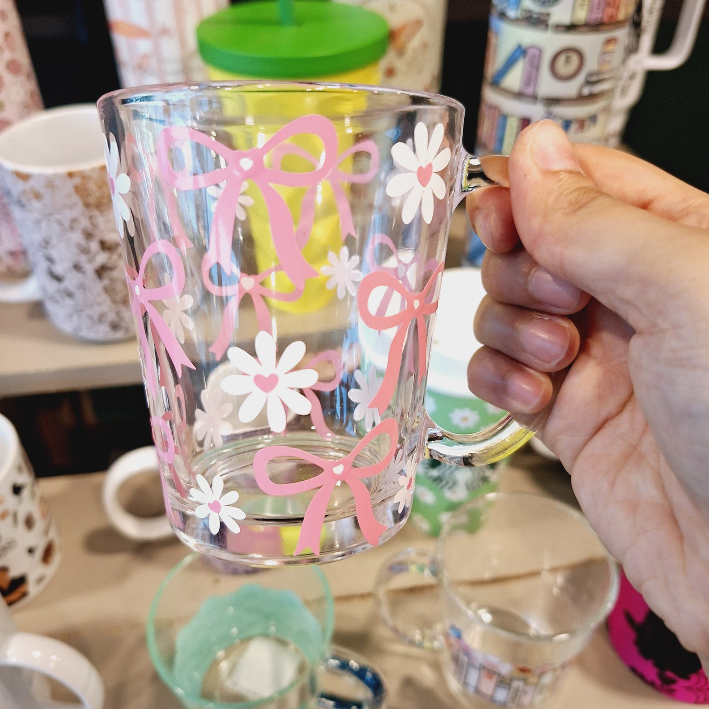 Bow and Daisy Glass Mug