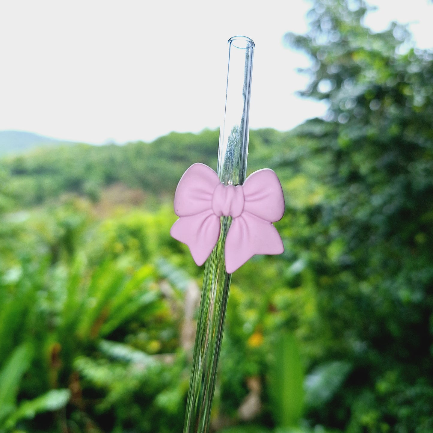 Bow Glass Straw