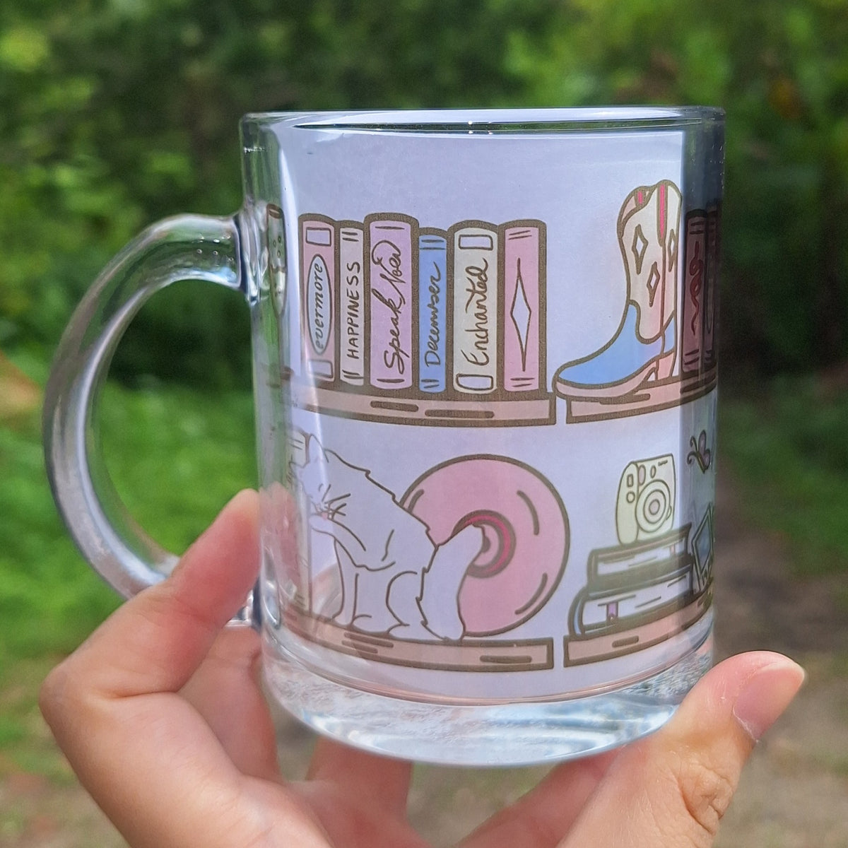 Taylor Bookshelf Glass Mug